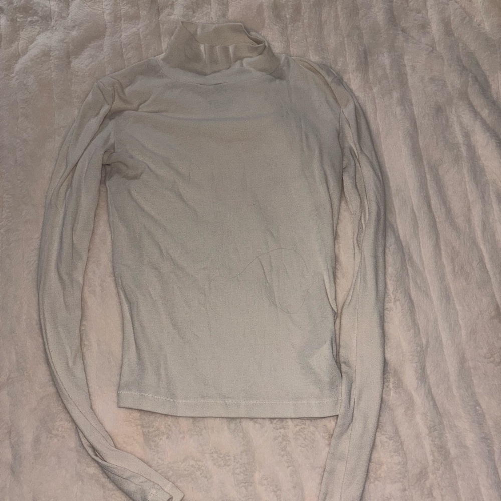 Women's Cream Long Sleeve Turtlneck Top
